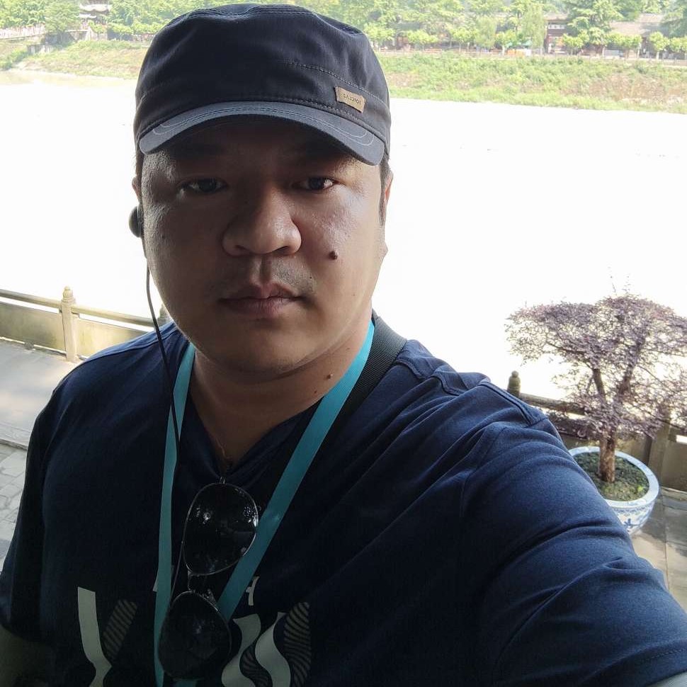 花魂浅吻仁爱的照片