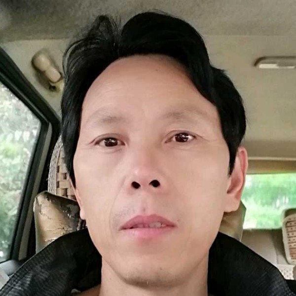 潇洒与大门的照片