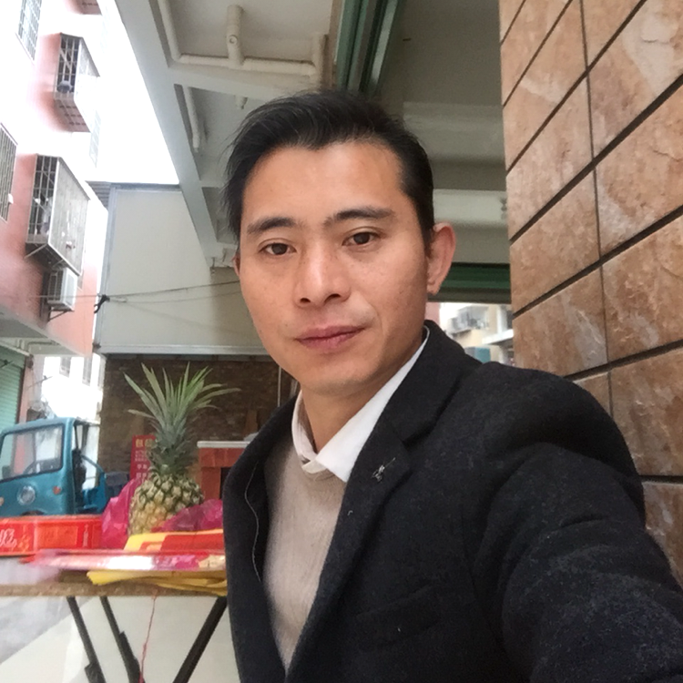 苹果挽手水影的照片