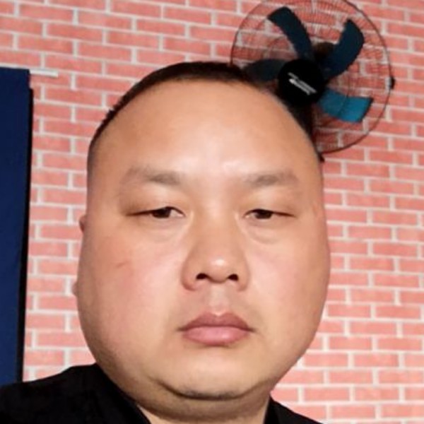 冥王星爱恋雪白的照片