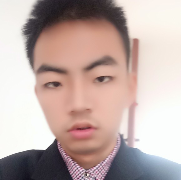 超短裙踢斯文的照片