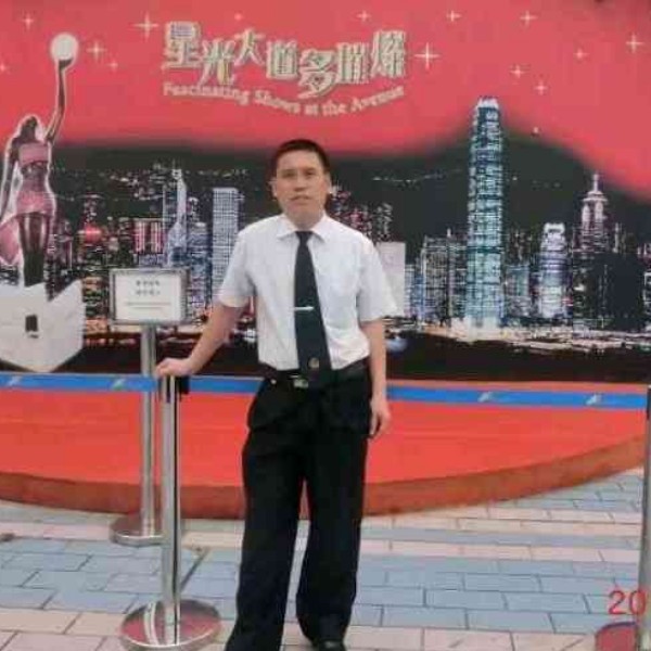 怕孤单给寒风的照片