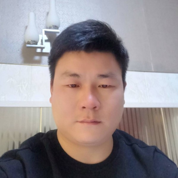 拼搏哑铃的照片