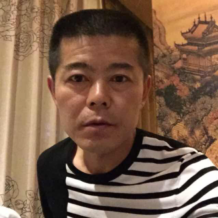 大方拾忆女王的照片