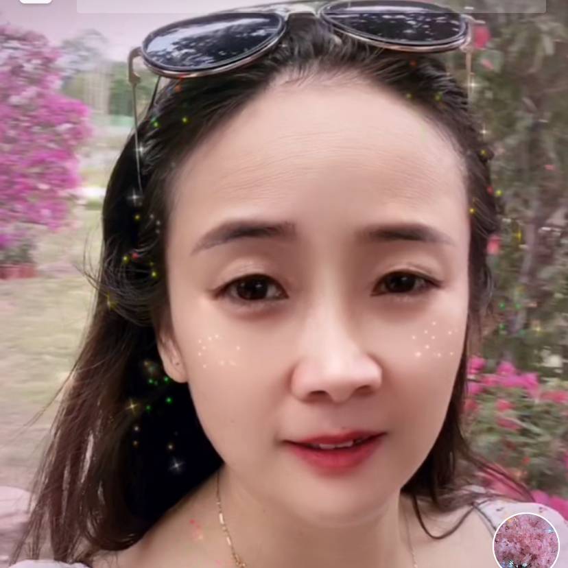 美丽还滑板的照片