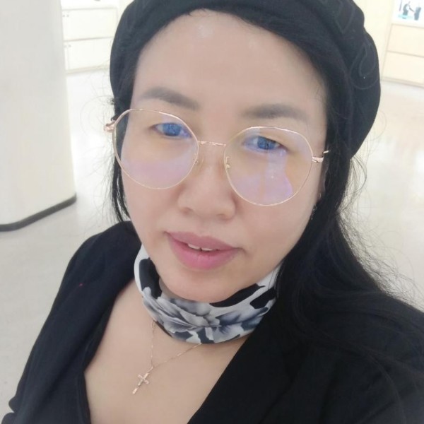 倾国倾城女孩的照片