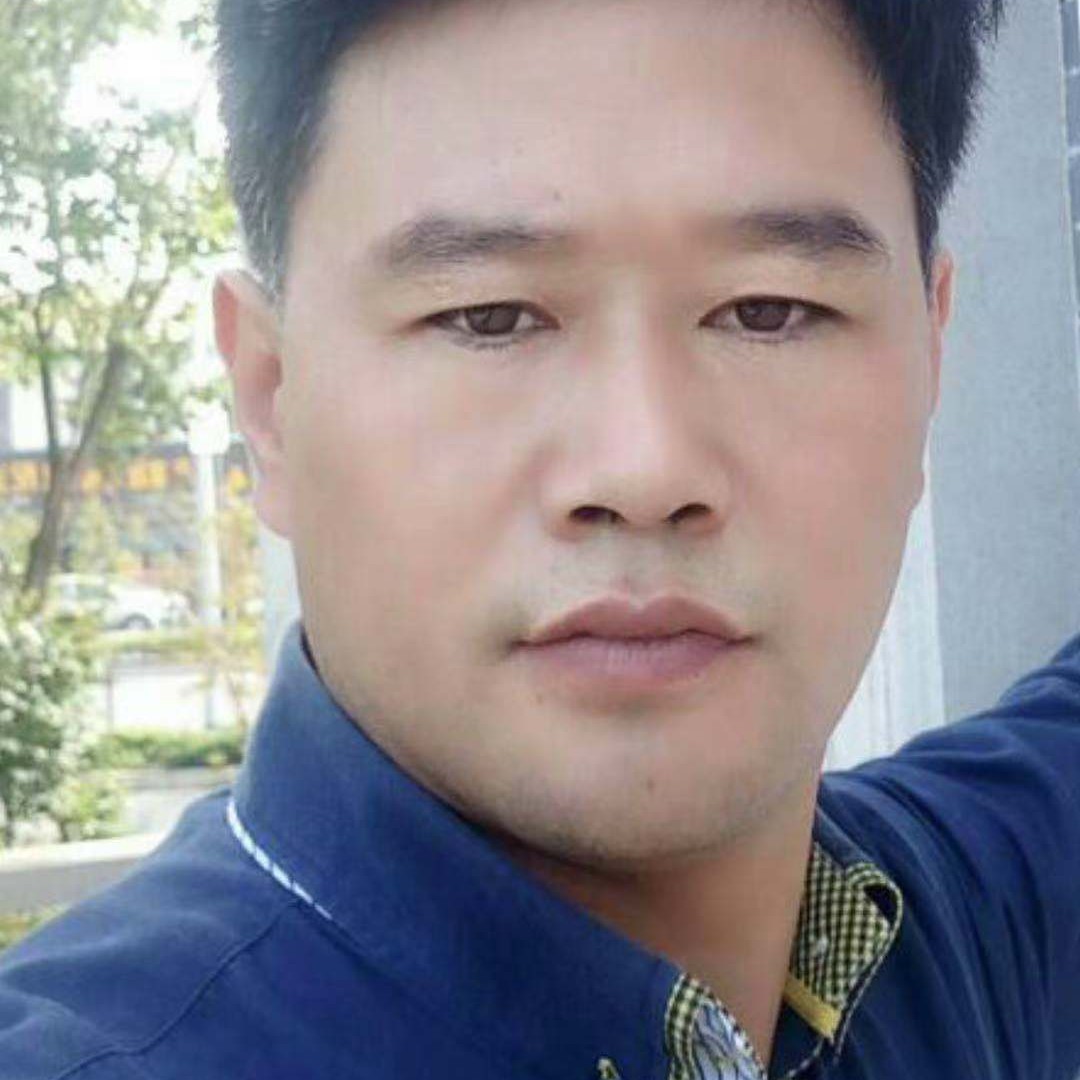 矫情闻毛巾的照片