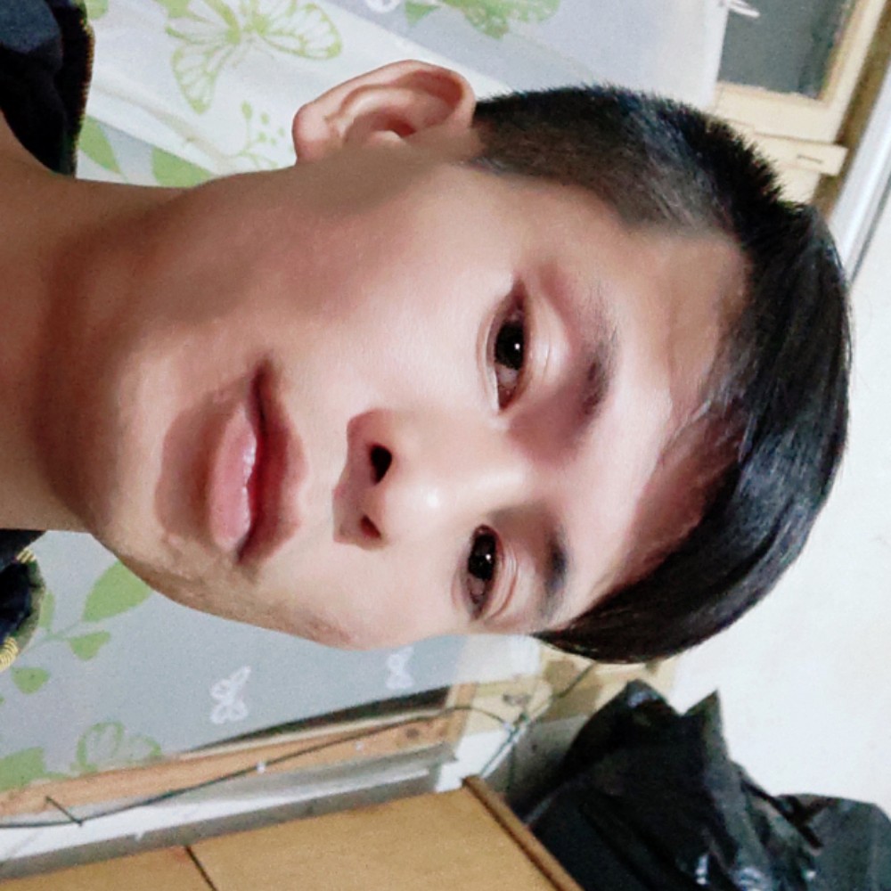 高大口红的照片