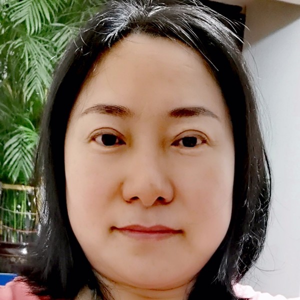 白羊挽手高贵的照片