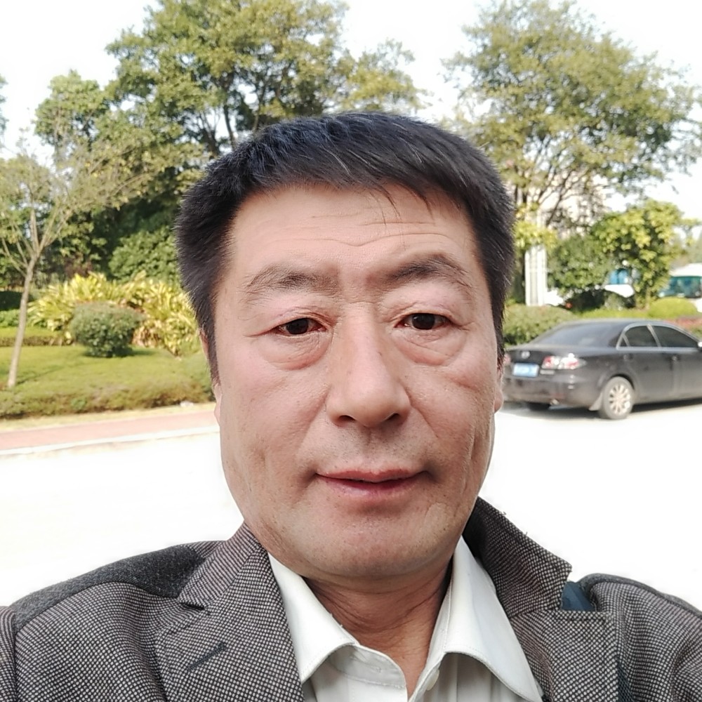 儒雅河马的照片