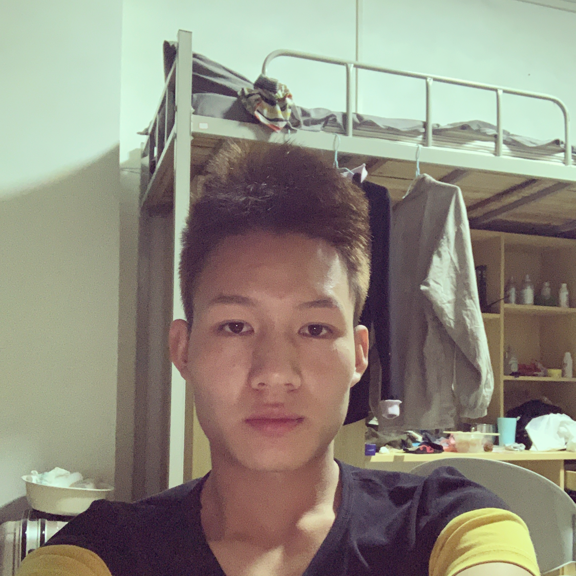 小哥，爱吗的照片