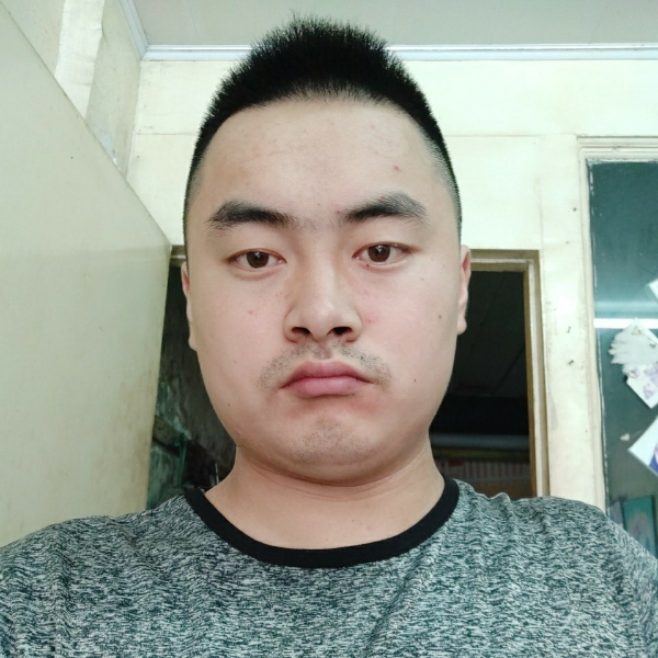 阳光 。的照片