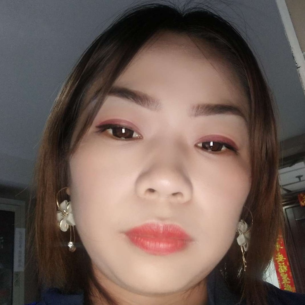 灵巧爱恋刺猬的照片