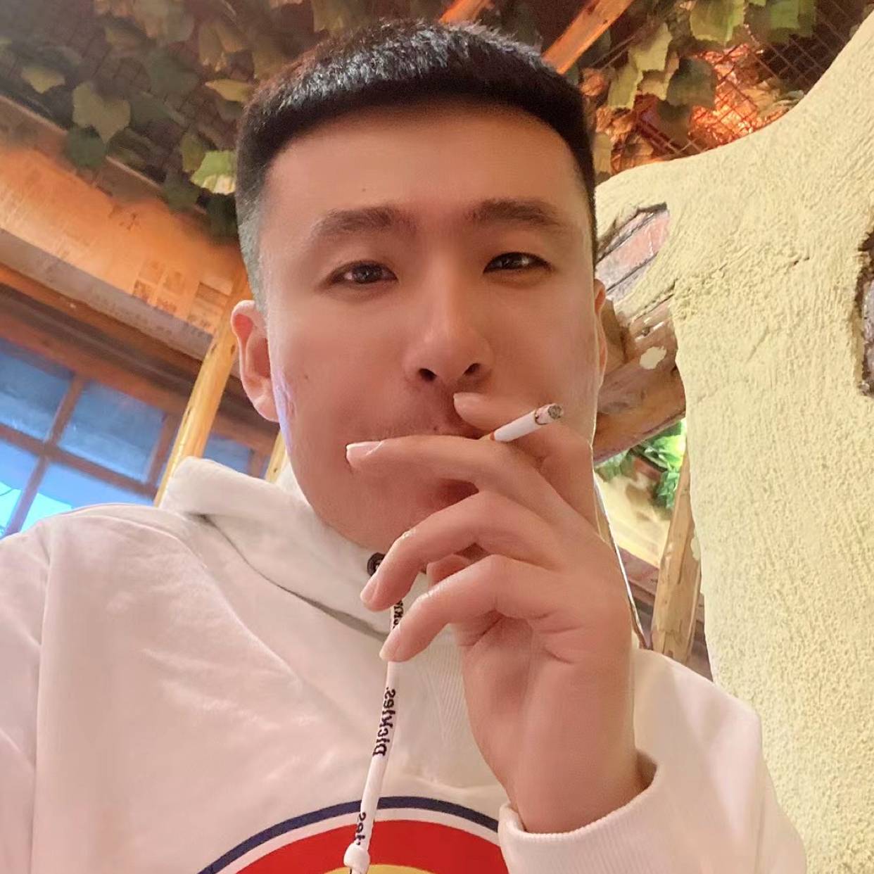 轩辕就高大的照片