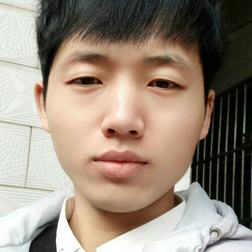 阳光男孩峰的照片