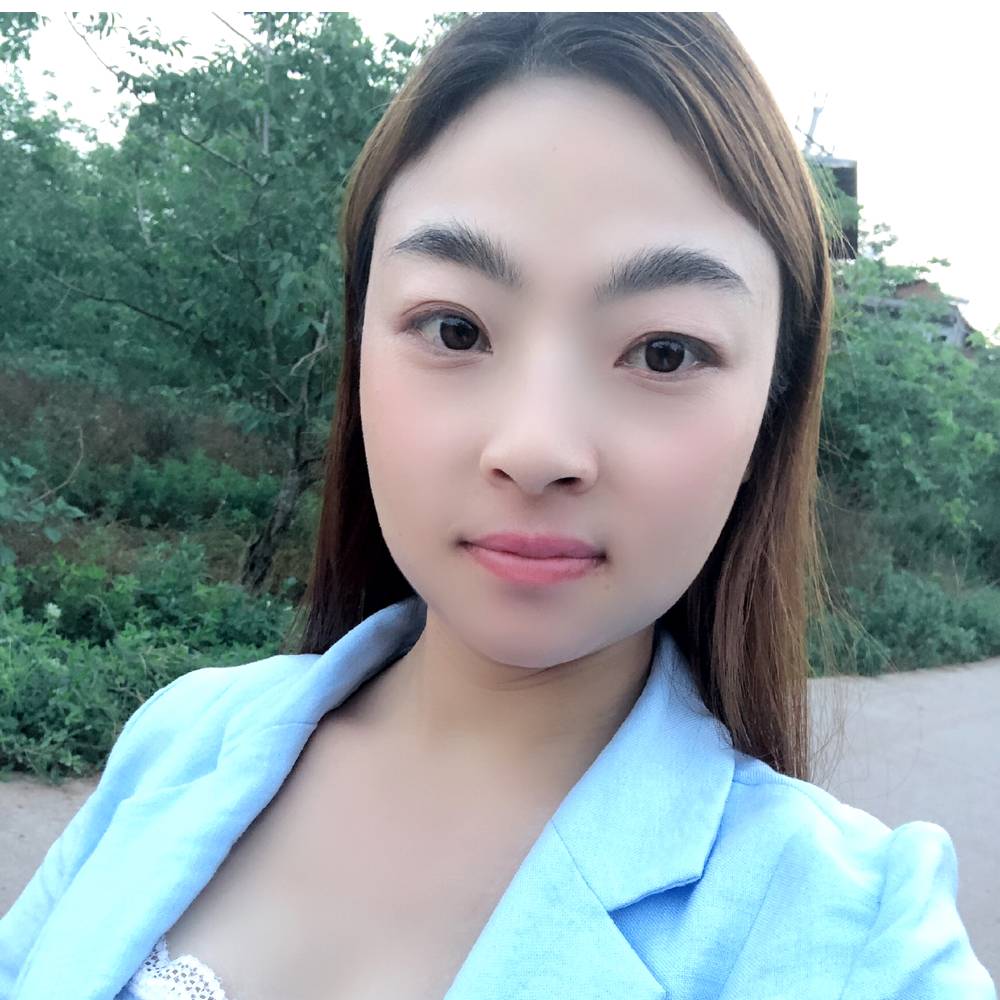 高跟鞋浅吻彩色的照片