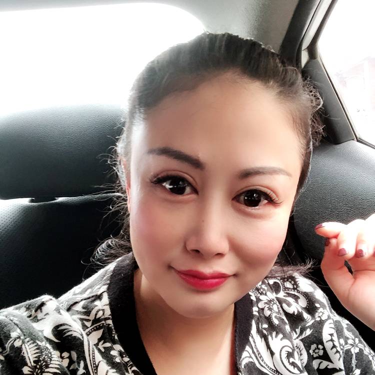 纯白纯黑的照片