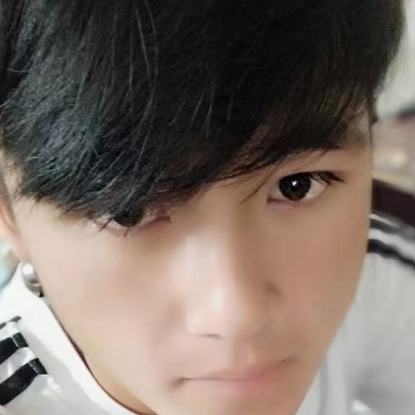 李超，的照片