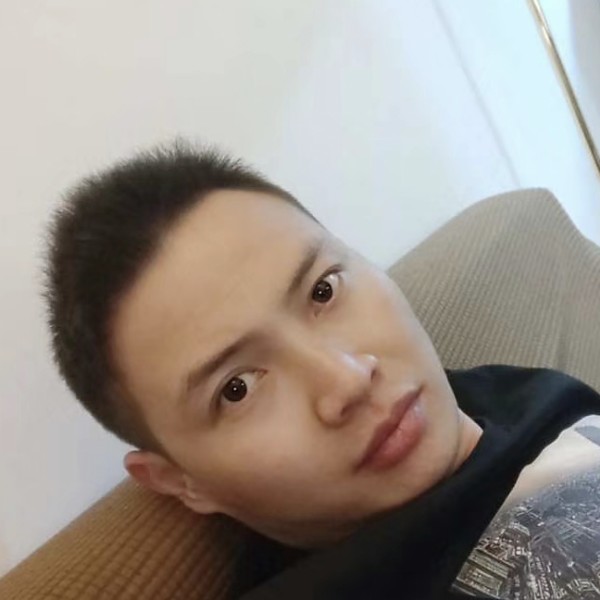 不爱讲话碰缘分的照片