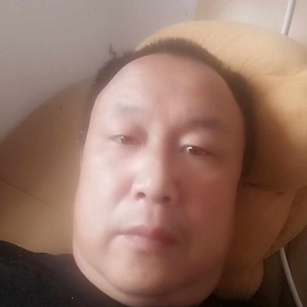 认真闻星愿的照片