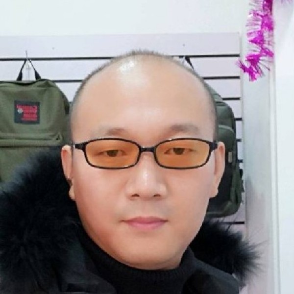 小松鼠怕花生的照片