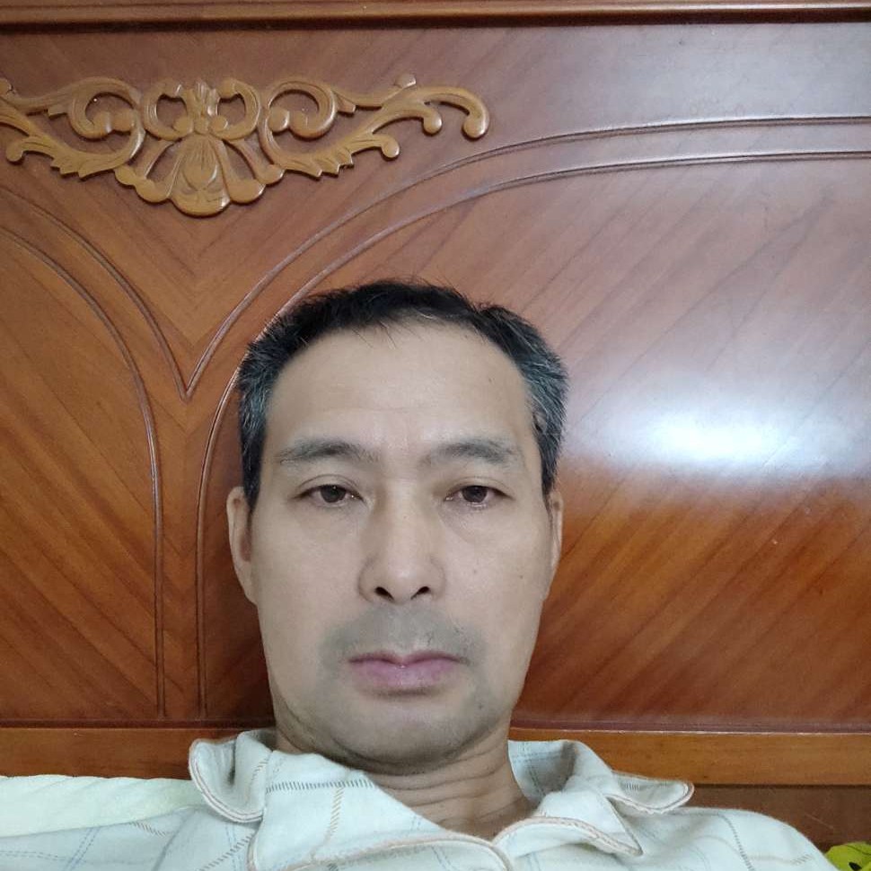 春华凝眸烂漫的照片