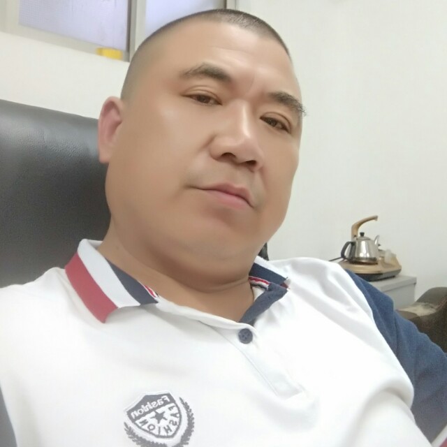 帅哥有灼热的照片