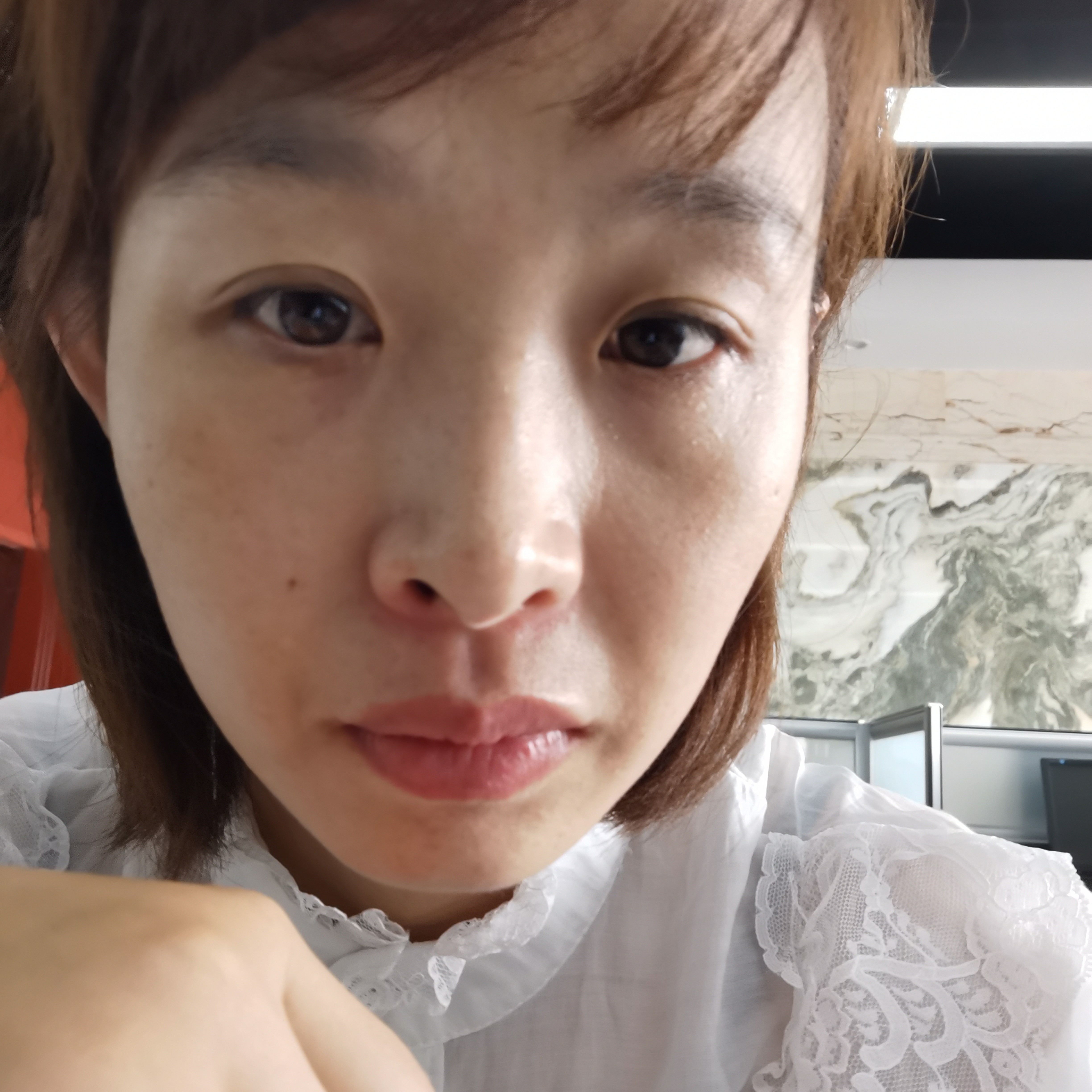 眼睛大邂逅书包的照片