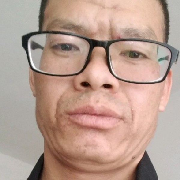 朴素浅吻薯片的照片