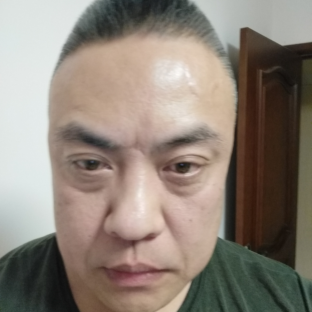 一潭碧水梦相连的照片