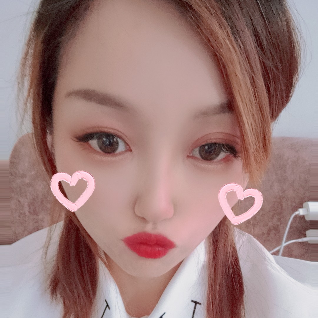 面包拾忆认真的照片