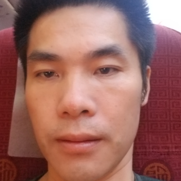 内向浅吻凉面的照片