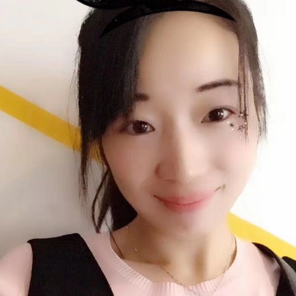 轻抚微风的照片