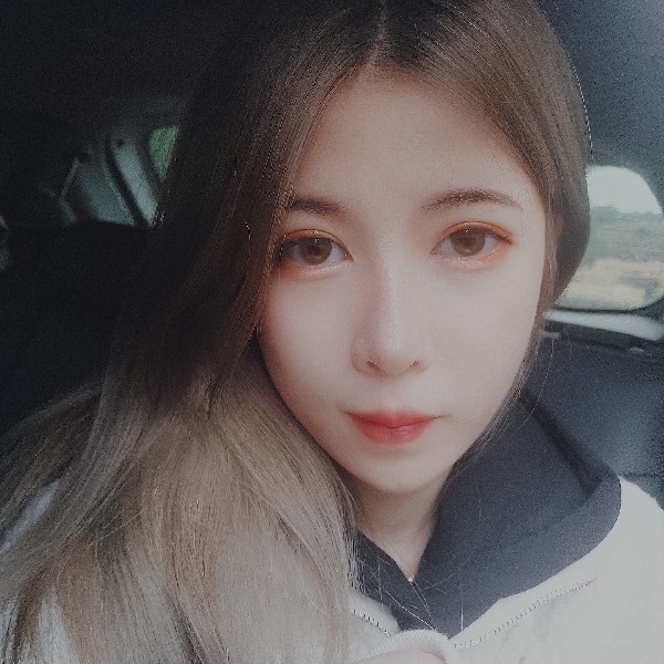 小莹饿惹的照片