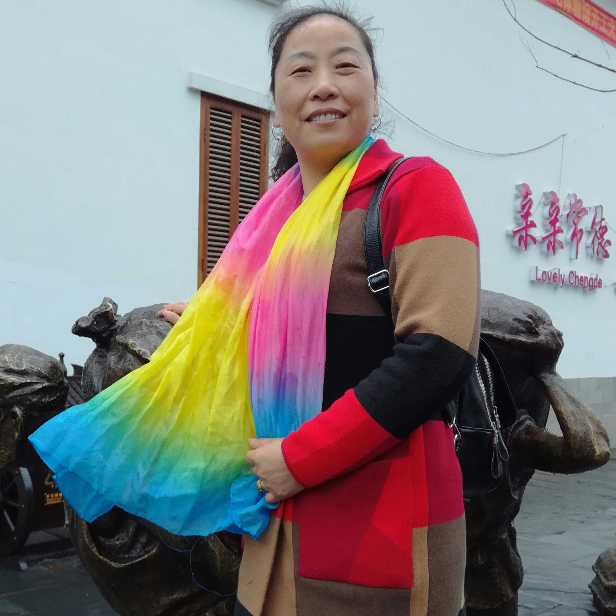 小蘑菇威武小红的照片