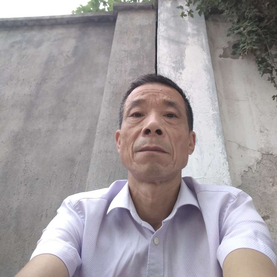 欣慰浅吻项链的照片