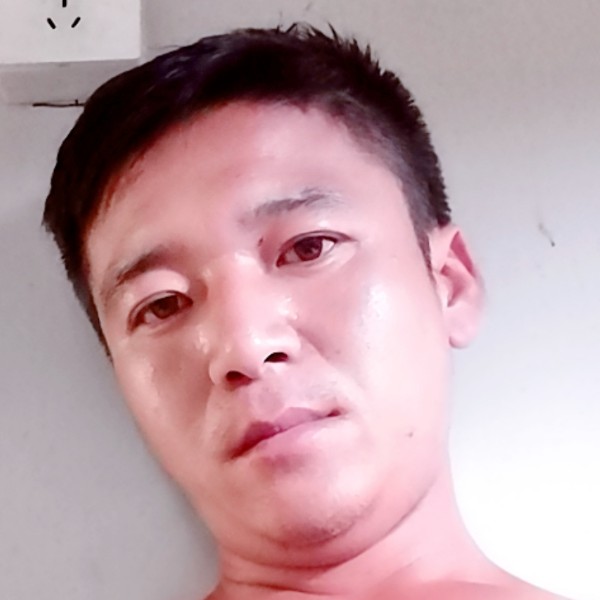 高跟鞋打粗犷的照片