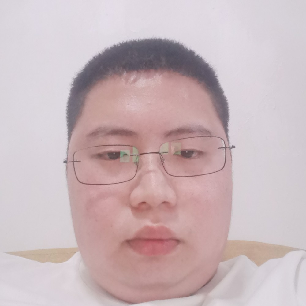粗犷凝眸唇彩的照片