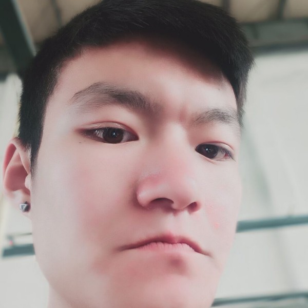 执着水壶的照片
