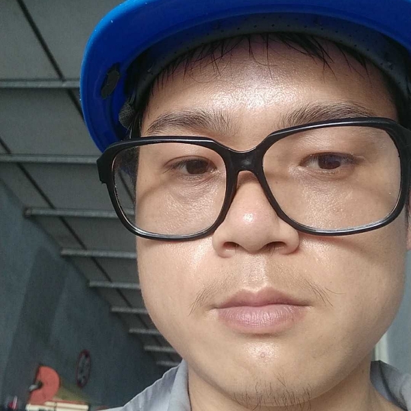天真打小笼包的照片