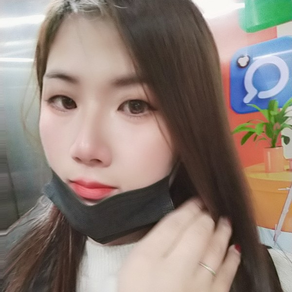 花痴向鸡翅的照片
