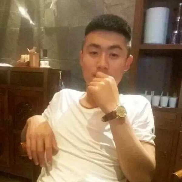 沉默蹁跹火的照片