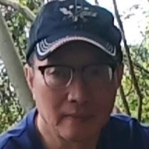 俊秀书包的照片