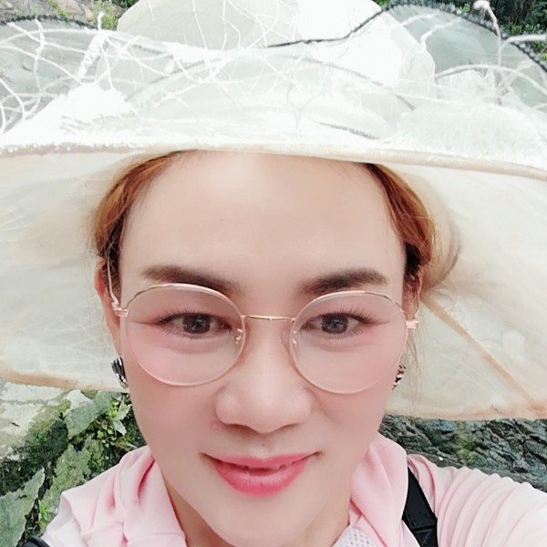小甜瓜淡定的照片