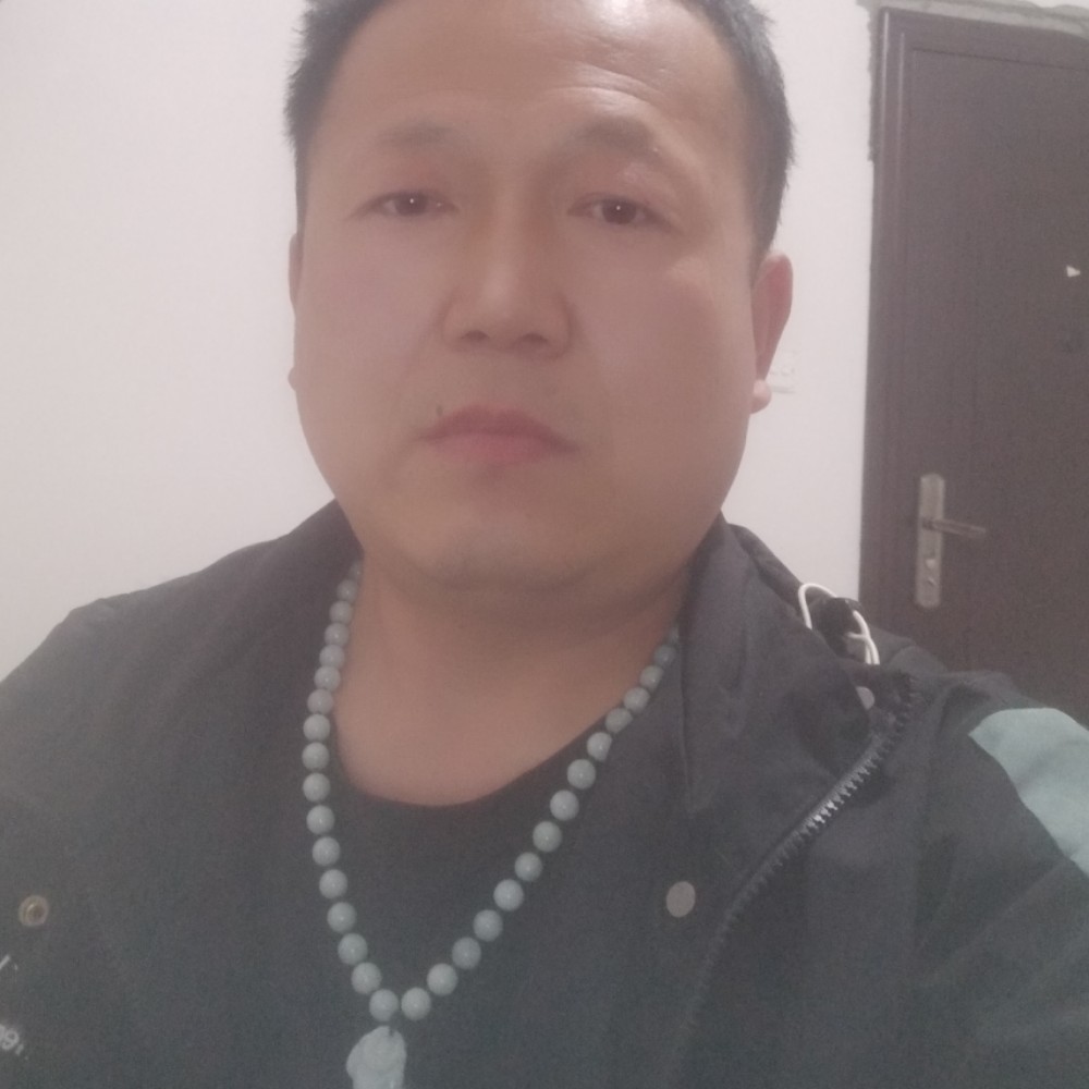 震动那女王的照片