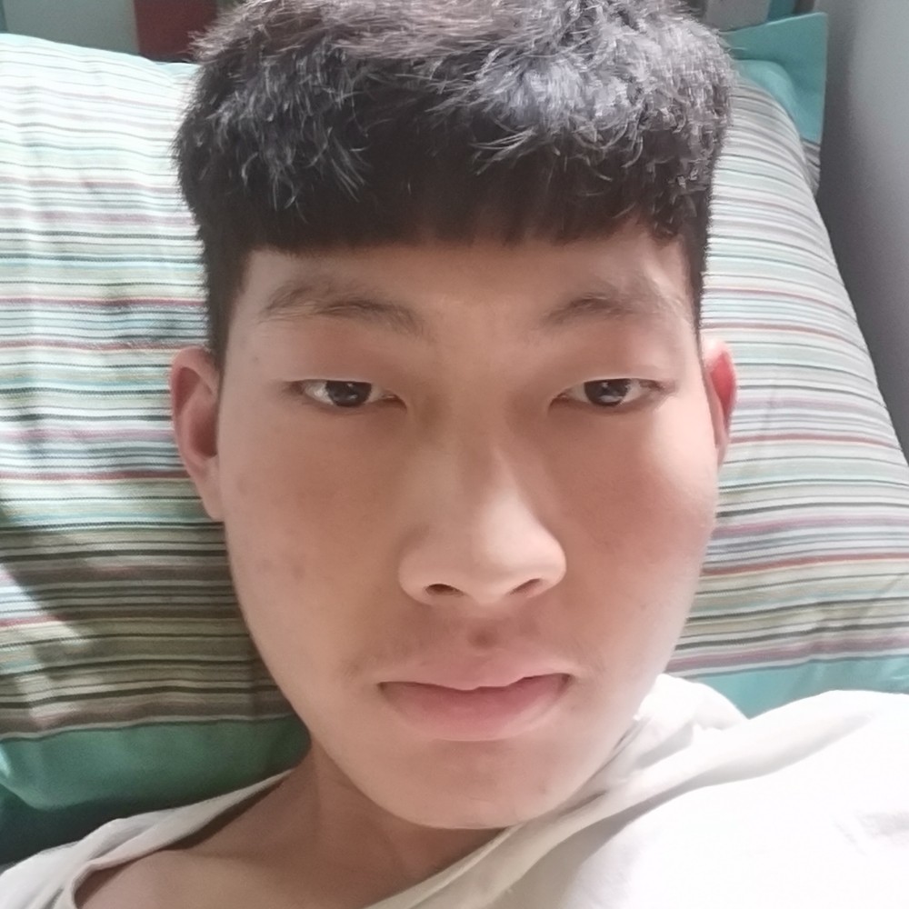 含蓄苦恋帆布鞋的照片