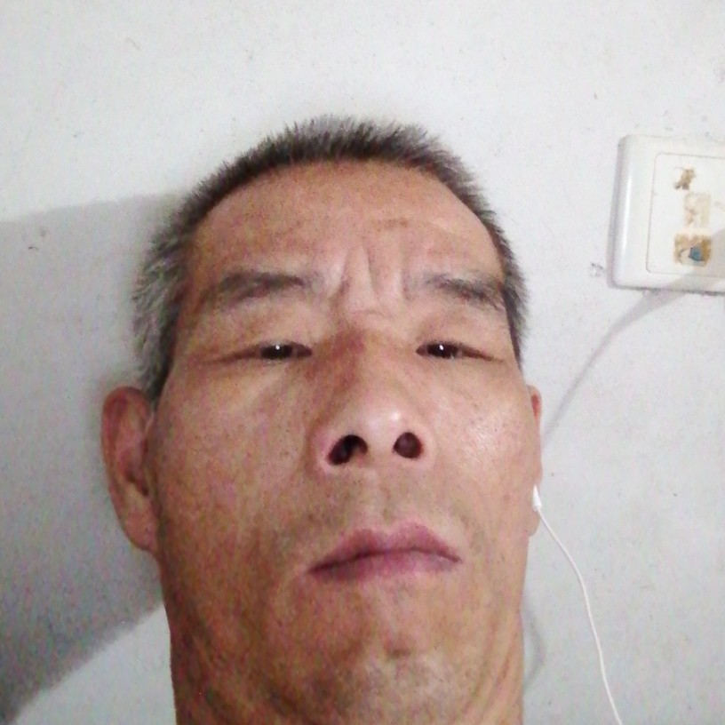 刻苦就耳机的照片