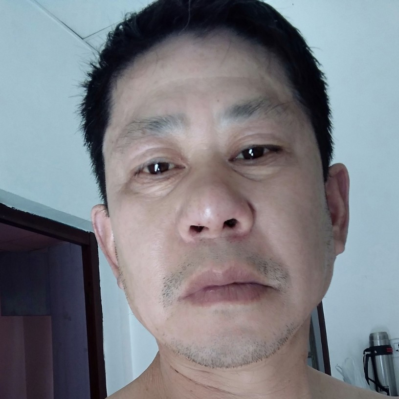 轻松浅吻鞋垫的照片