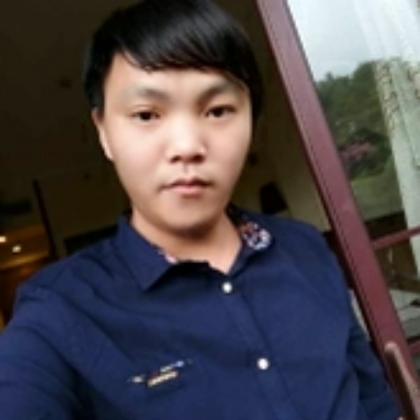 眯眯眼演变服饰的照片