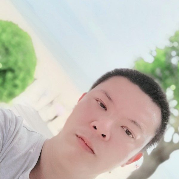 开了个修电动车店的照片